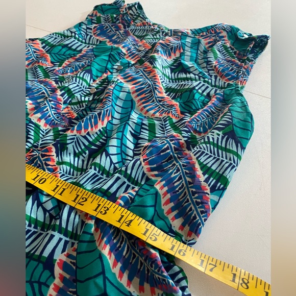 Liz Claiborne Print Peplum Blouse Sleeveless excellent condition Smocked Waist - Picture 11 of 12